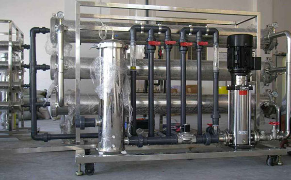 利用含氟化鈣污泥制備氟化鈣成品的方法